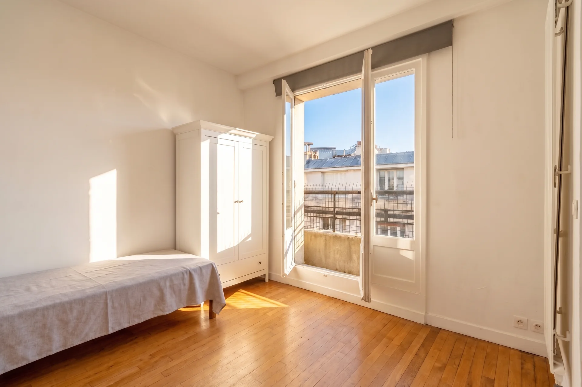 Chambre avec accès au balcon